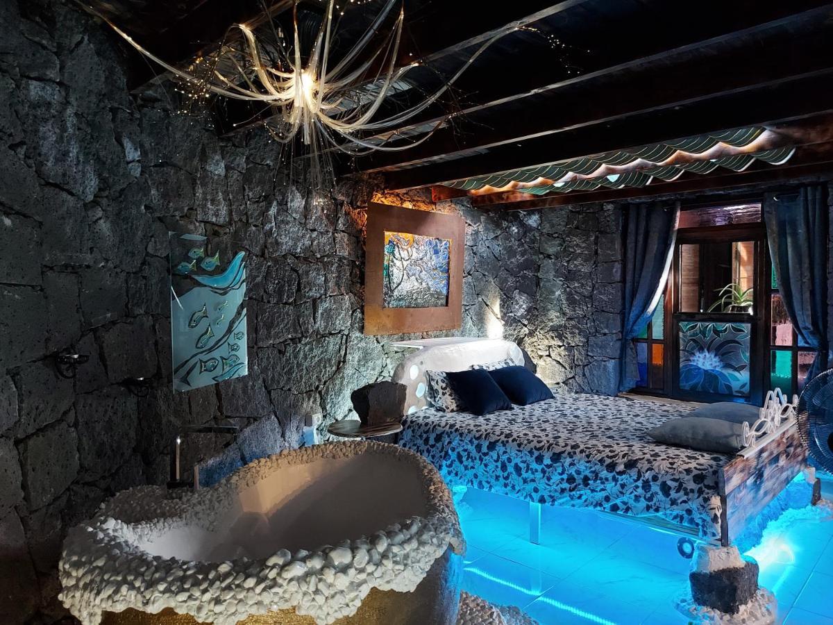 Aloelux Villa ! - Private Villa With Jacuzzi, Cinema ,Massage ,Wonderful View, Art Desing Villa Conil ภายนอก รูปภาพ