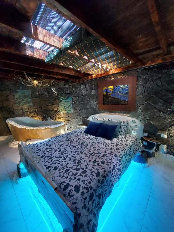 Aloelux Villa ! - Private Villa With Jacuzzi, Cinema ,Massage ,Wonderful View, Art Desing Villa Conil ภายนอก รูปภาพ
